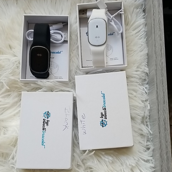 Black Bye Insects Bracelet - Picture 1 of 5